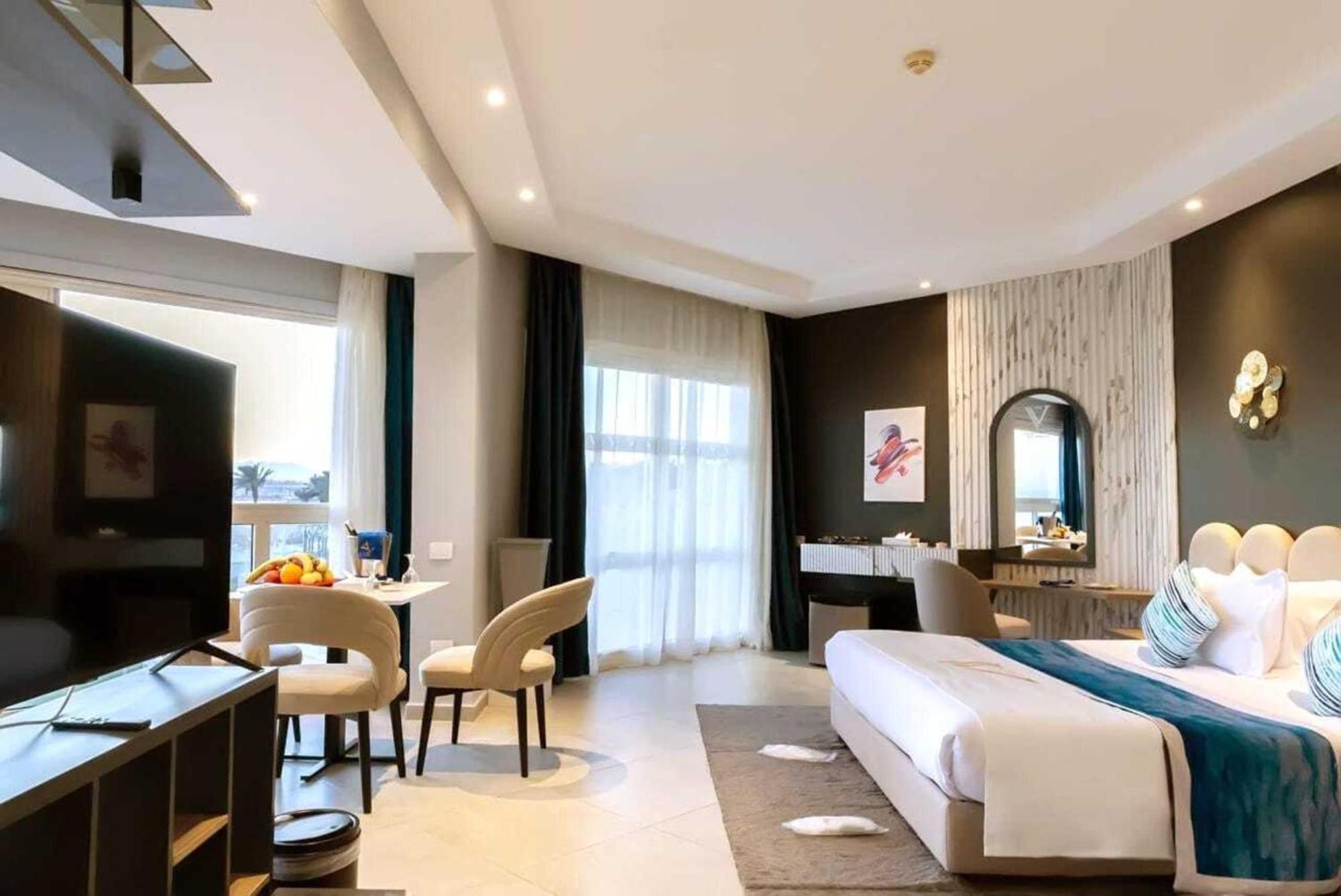 The V Luxury Resort Sahl Hasheesh Hurghada Exteriör bild A room at the hotel