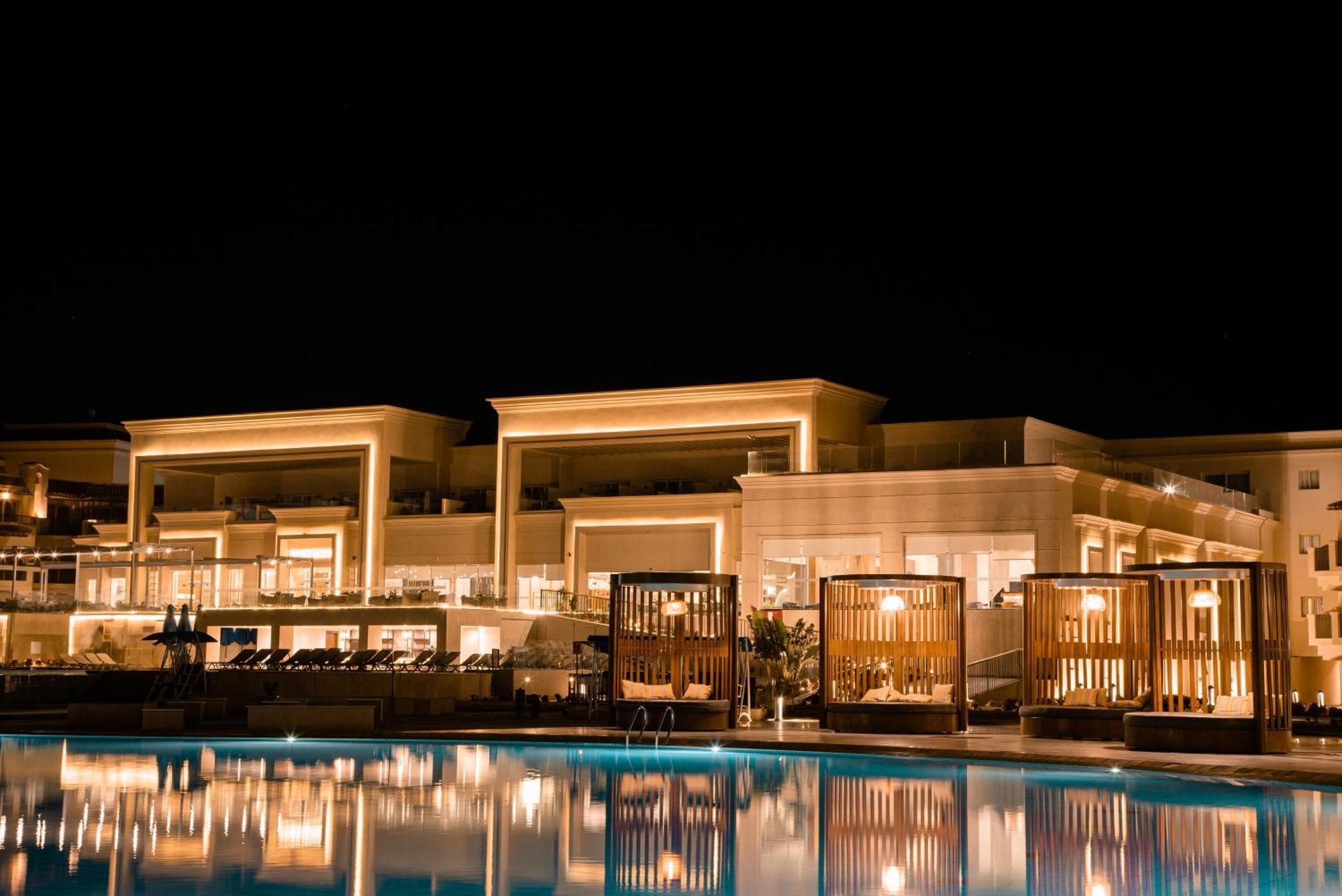 The V Luxury Resort Sahl Hasheesh Hurghada Exteriör bild The Westin Resort Marina El Alamein