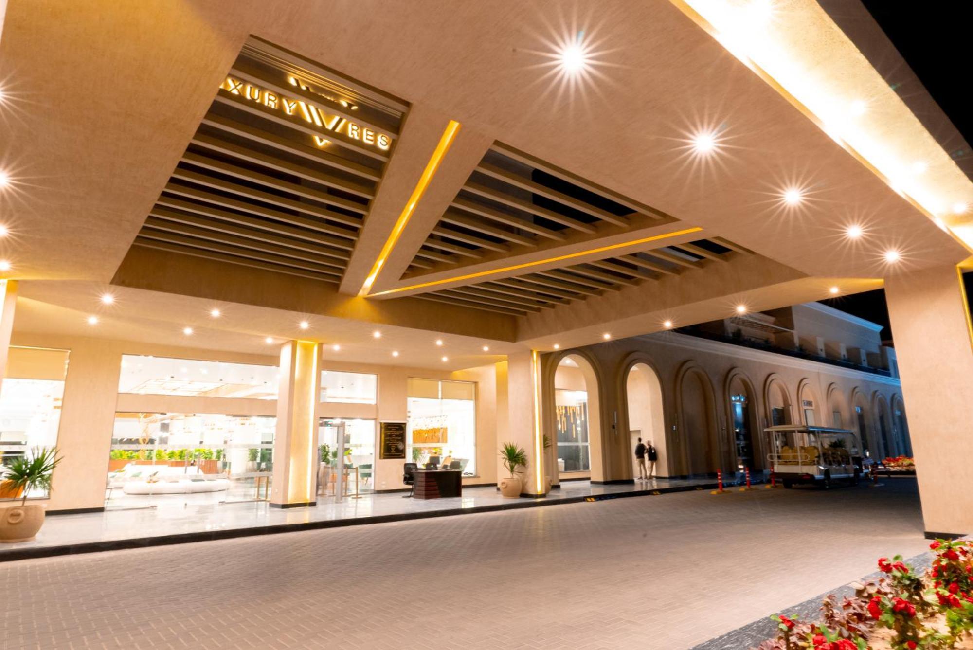 The V Luxury Resort Sahl Hasheesh Hurghada Exteriör bild The lobby of the hotel