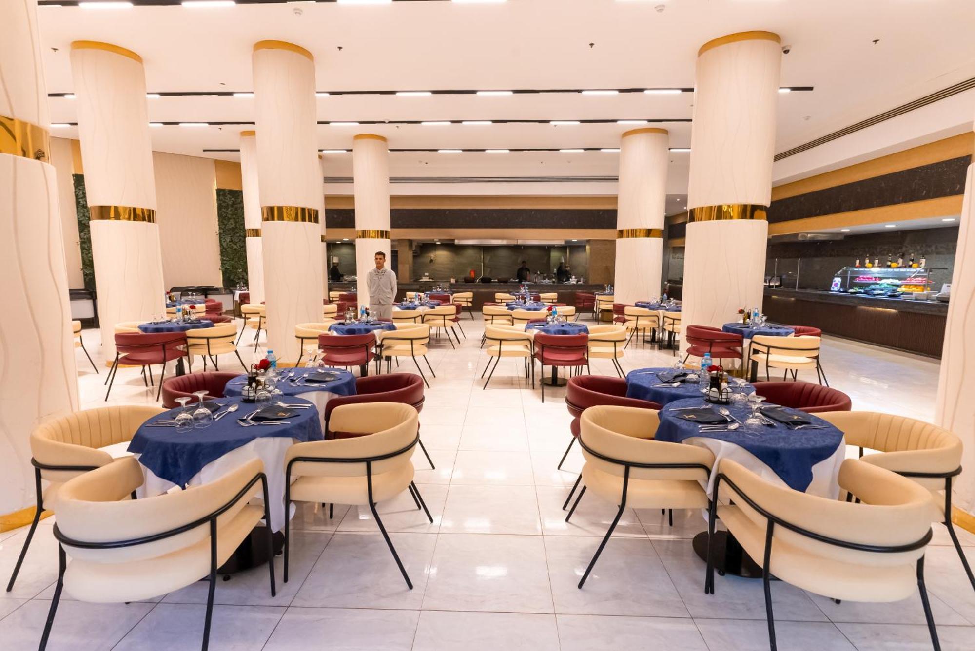 The V Luxury Resort Sahl Hasheesh Hurghada Exteriör bild The restaurant