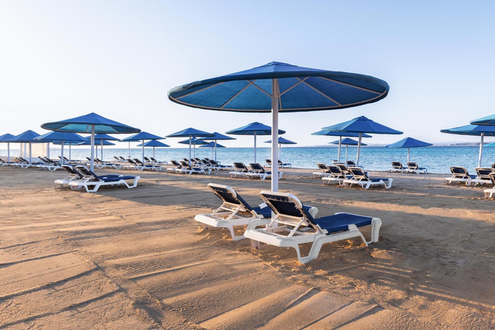 The V Luxury Resort Sahl Hasheesh Hurghada Exteriör bild Beach at the Grand Resort