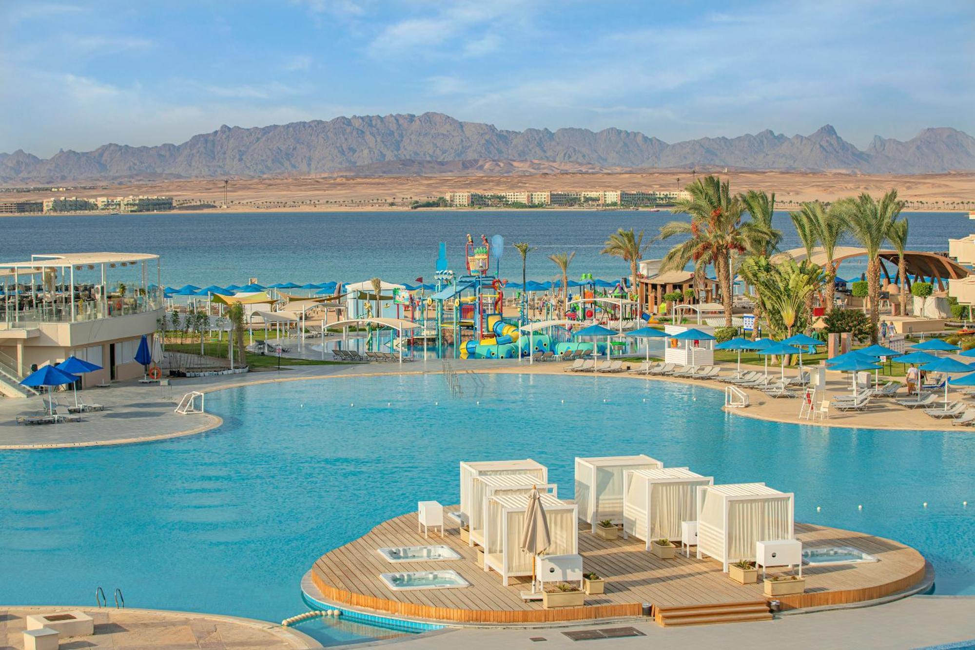 The V Luxury Resort Sahl Hasheesh Hurghada Exteriör bild View of the Red Sea from the Hilton Sharm El Sheikh