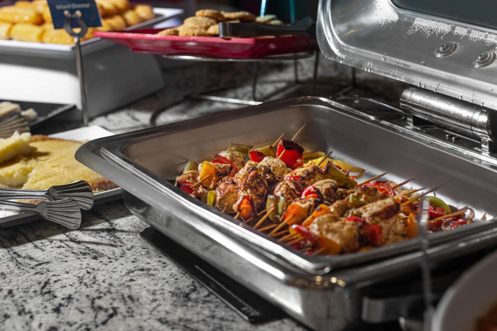 The V Luxury Resort Sahl Hasheesh Hurghada Exteriör bild A chafing dish
