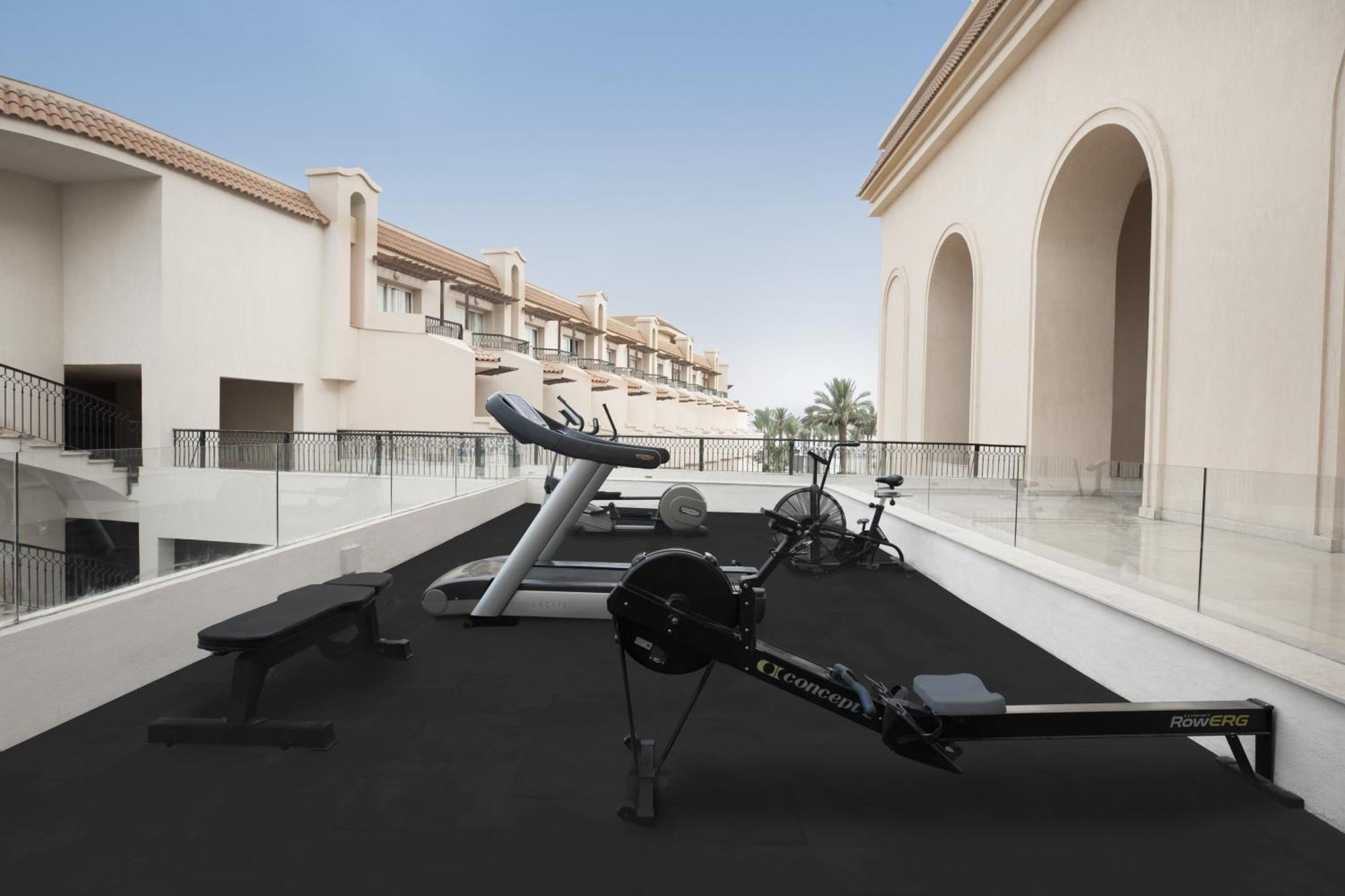 The V Luxury Resort Sahl Hasheesh Hurghada Exteriör bild The gym at the hotel