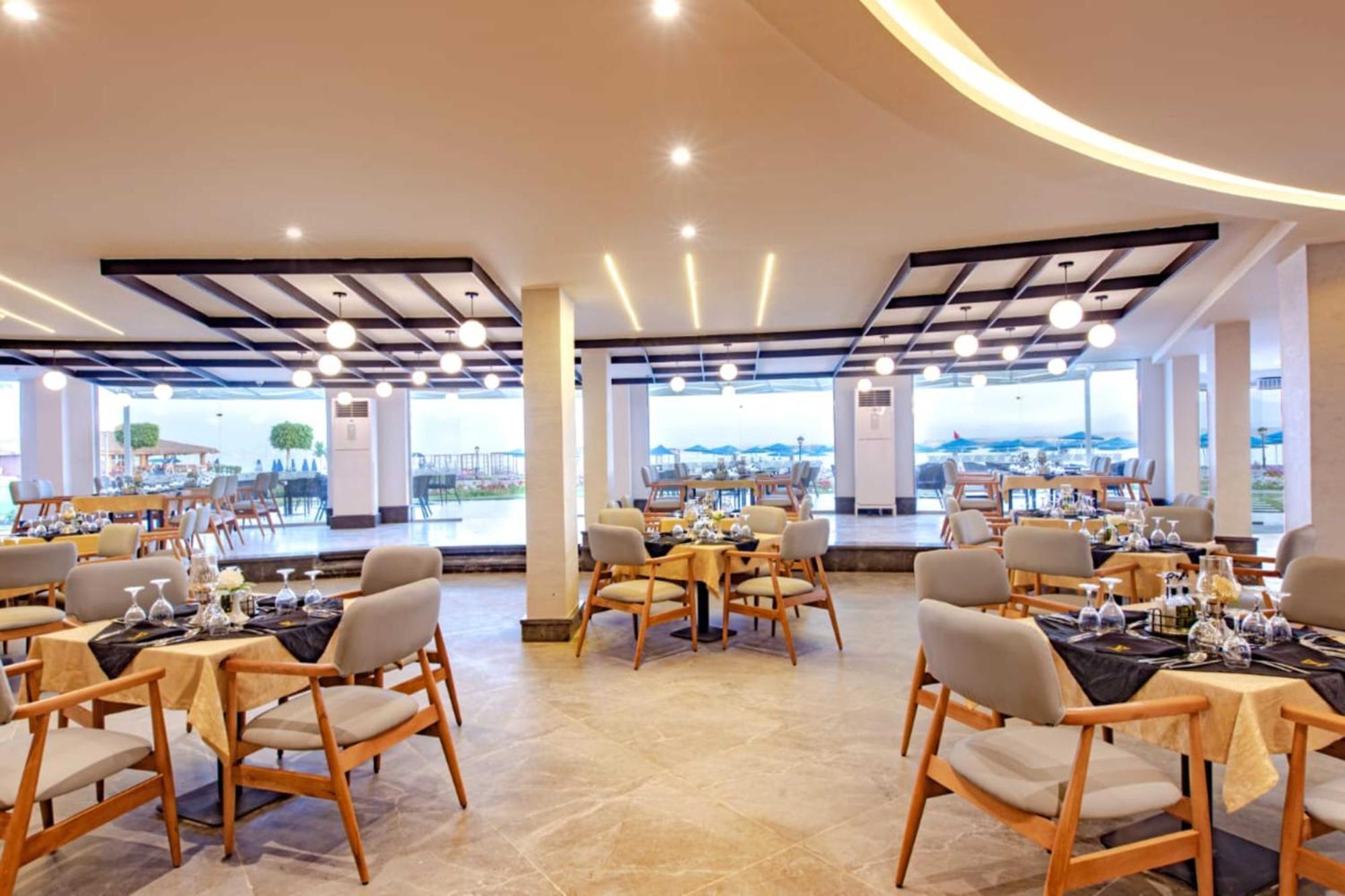 The V Luxury Resort Sahl Hasheesh Hurghada Exteriör bild Restaurant